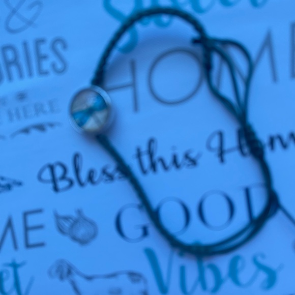 Snap threaded tie bracelet - Picture 3 of 3